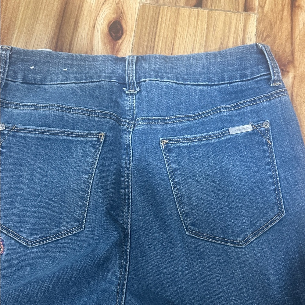 Chico's Blue Jeans with Colorful Embroidery EUC size 5/6 #050 - Picture 7 of 7